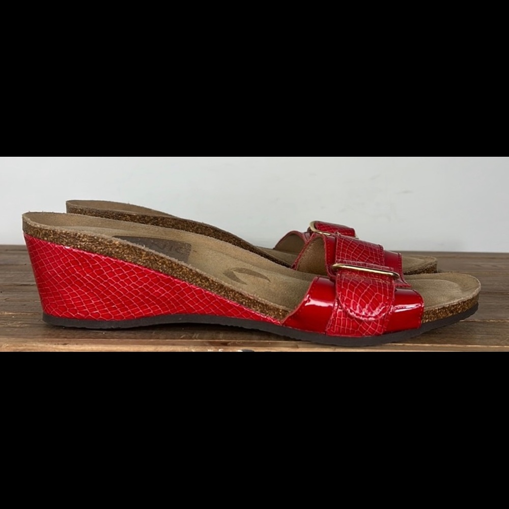 VIONIC red leather tan base orthaheel comfort wedge sandals gold buckle size 10